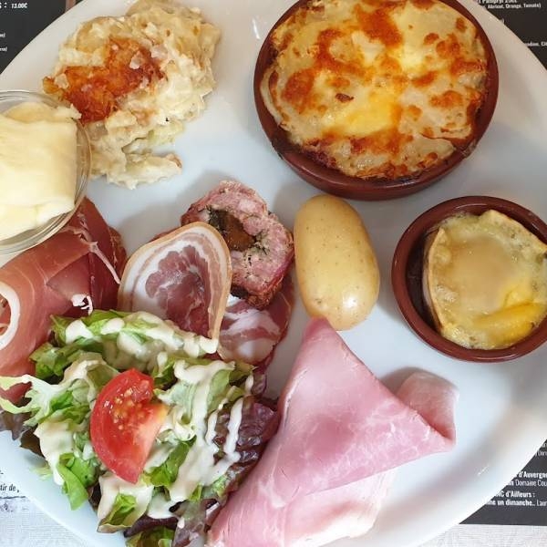 Restaurant - L'Oustaou - Besse et saint Anastaise - top restaurant BESSE-ET-SAINT-ANASTAISE