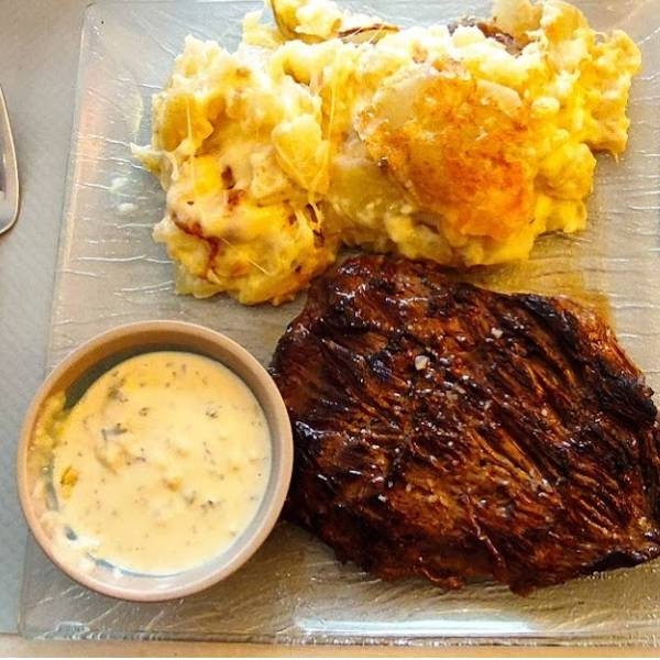 Restaurant - L'Oustaou - Besse et saint Anastaise - restaurant sympa BESSE-ET-SAINT-ANASTAISE